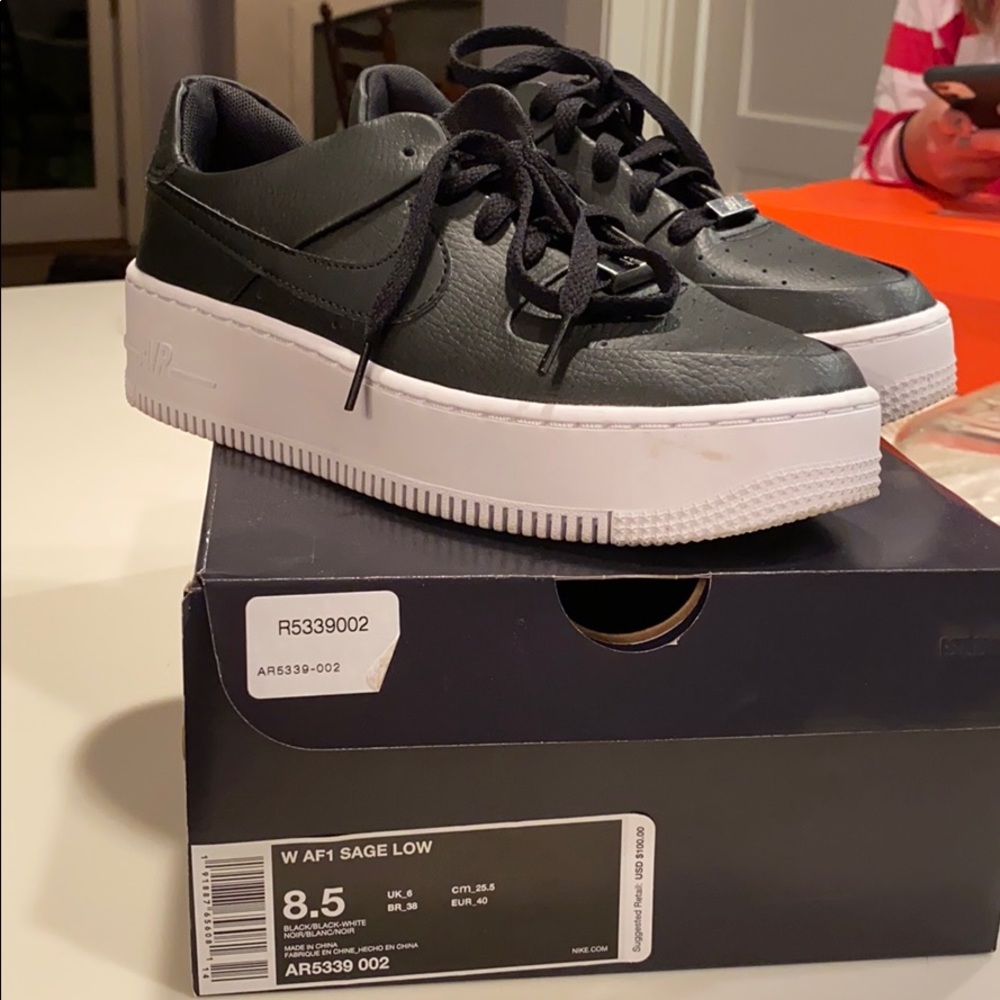 Nike black sneakers